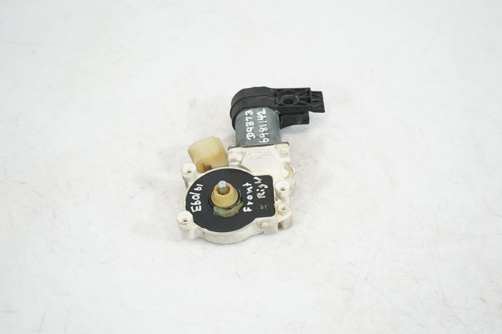 Front door window regulator with motor (4)