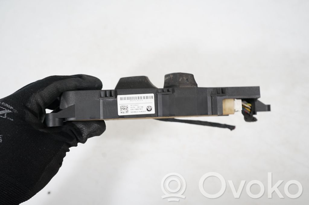 Seat control switch (7)