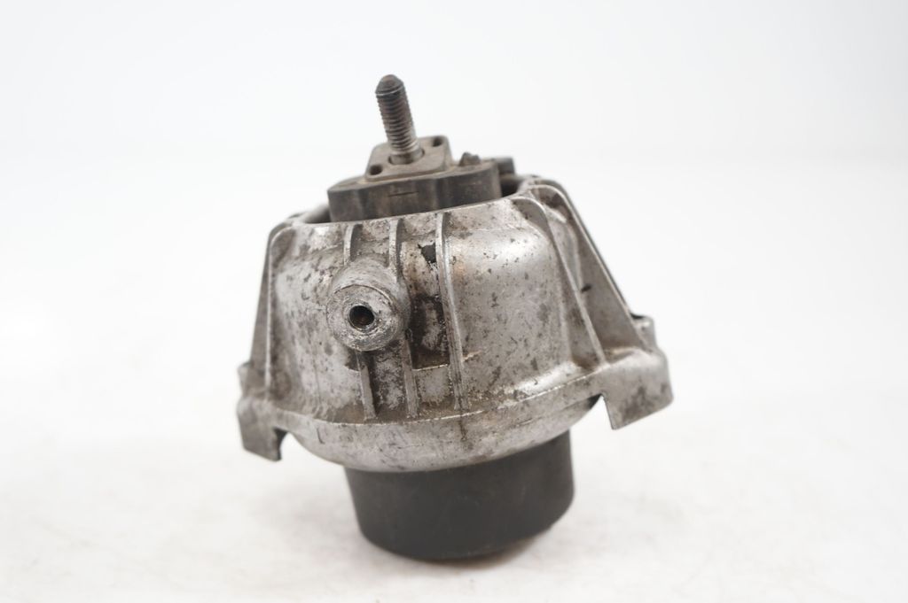 Engine mount bracket (4)