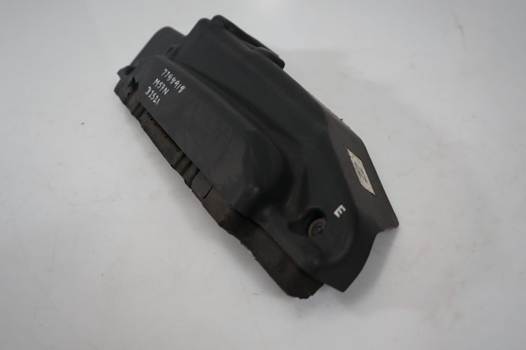 Engine cover (trim) (7)