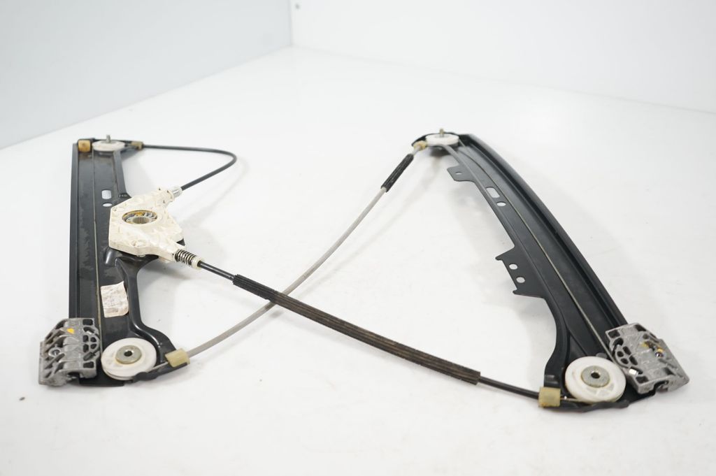 Front door window regulator with motor (6)