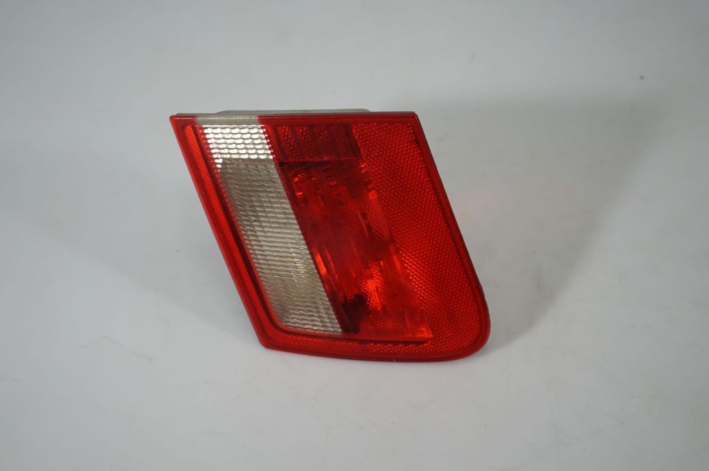 Tailgate rear/tail lights (2)