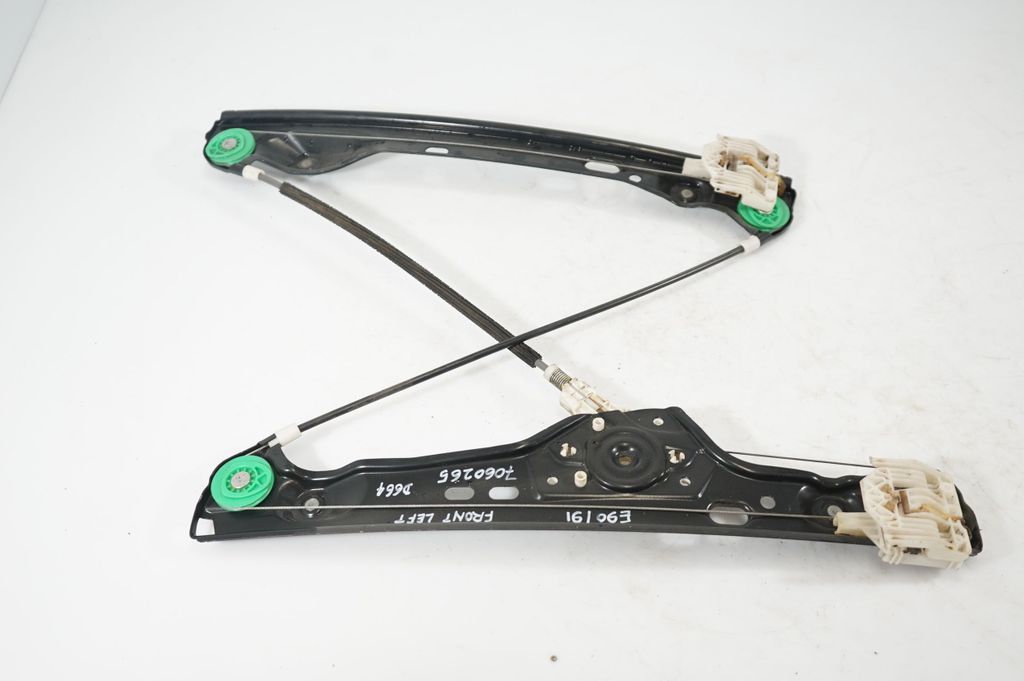 Front door window regulator with motor (3)