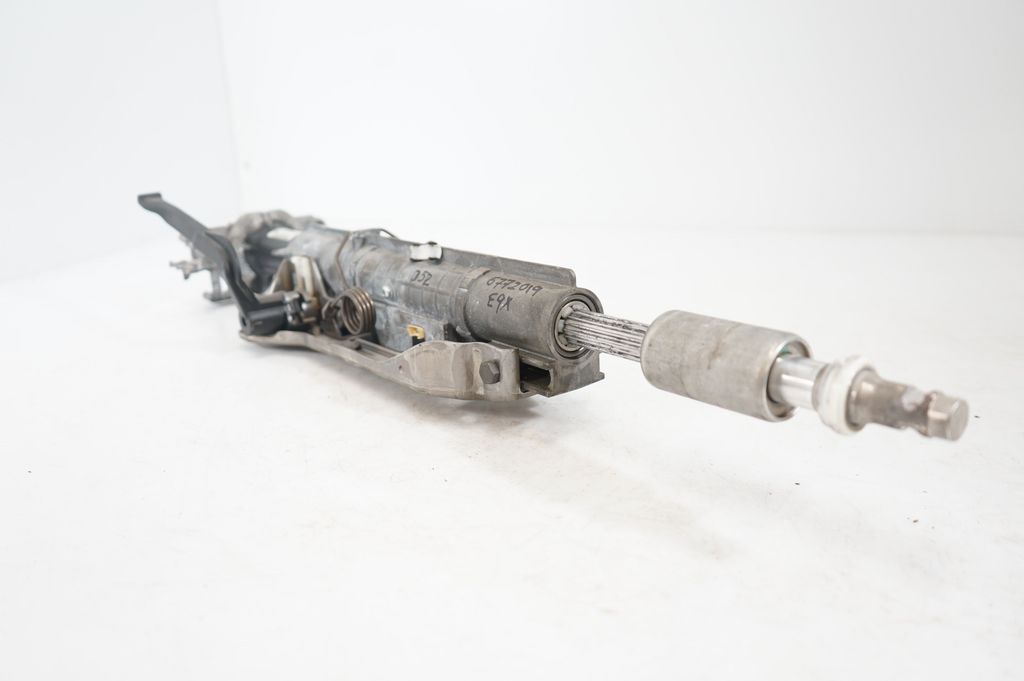 Steering wheel axle (7)