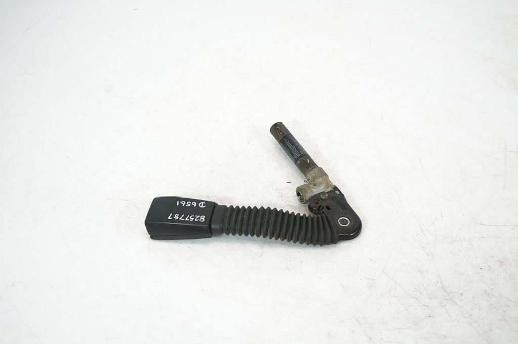 Front seatbelt buckle (4)