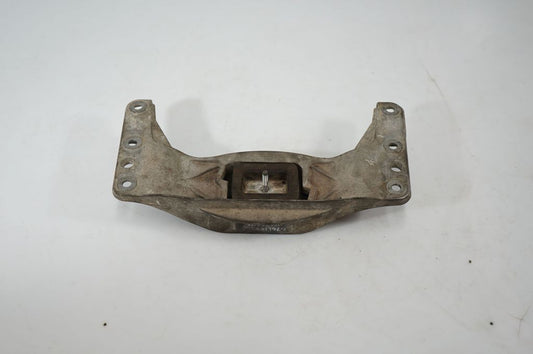 Gearbox mounting bracket