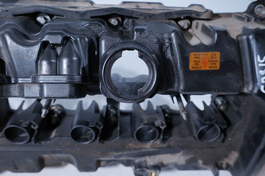 Rocker cam cover (11)