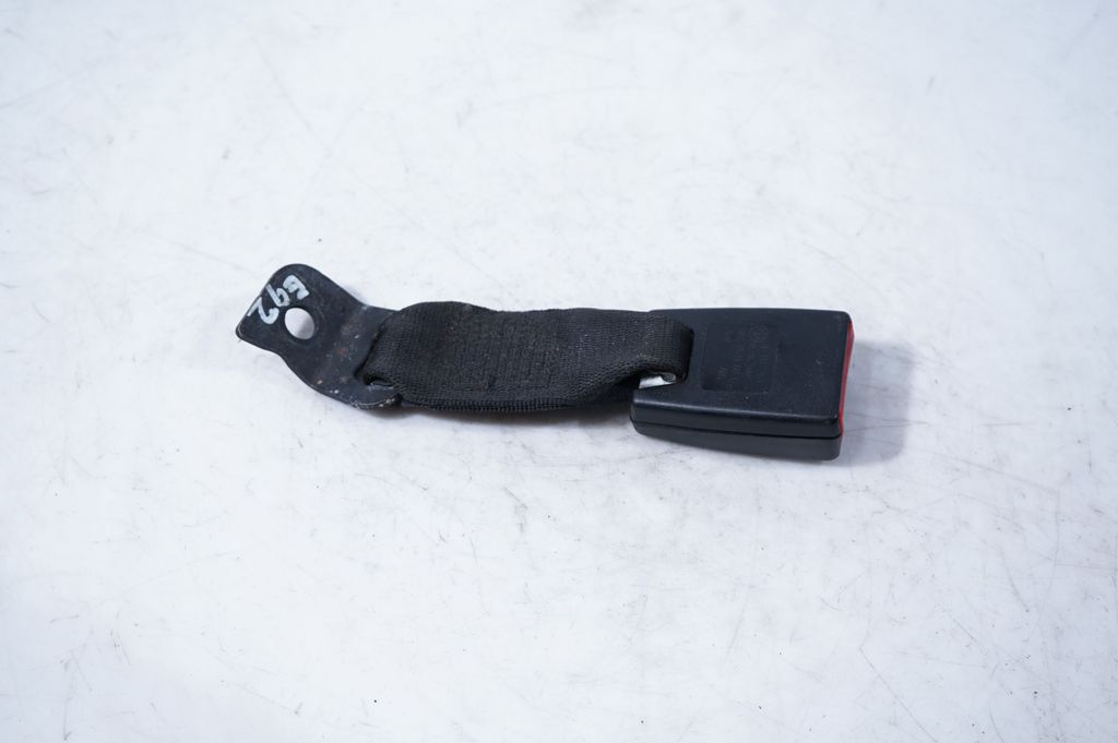 Rear seatbelt buckle (5)