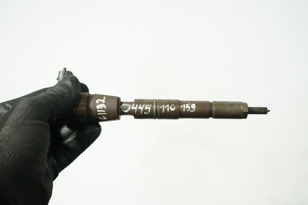 Fuel injector (7)
