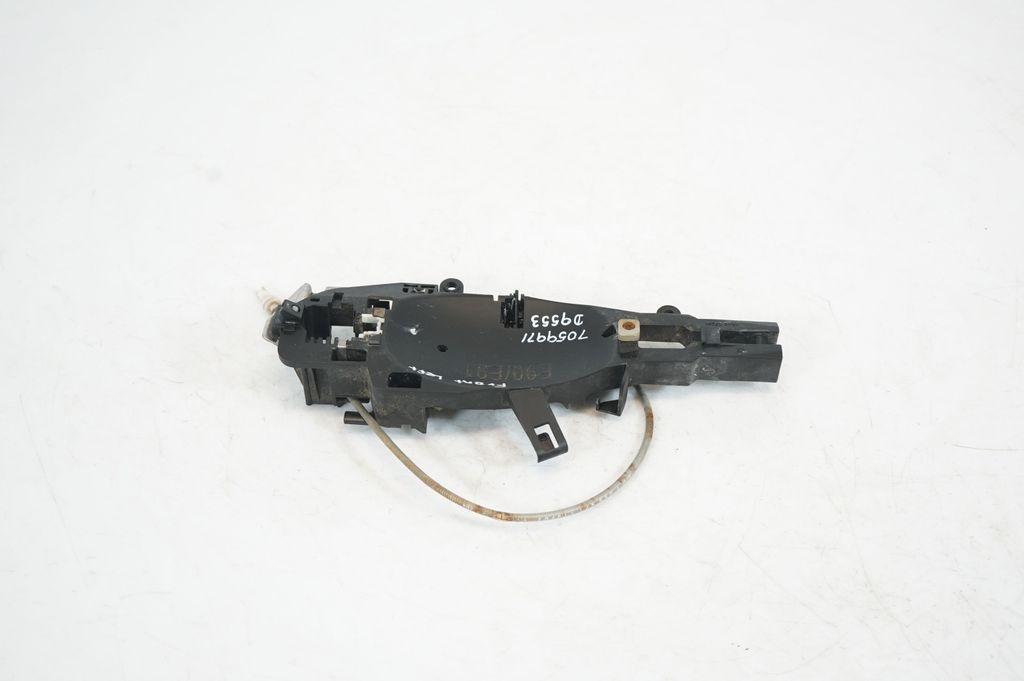 Front door exterior handle/bracket (3)