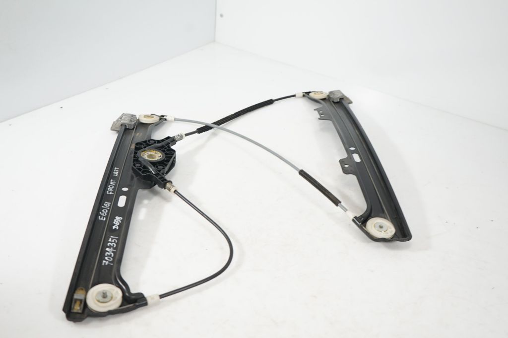 Front door window regulator with motor (7)