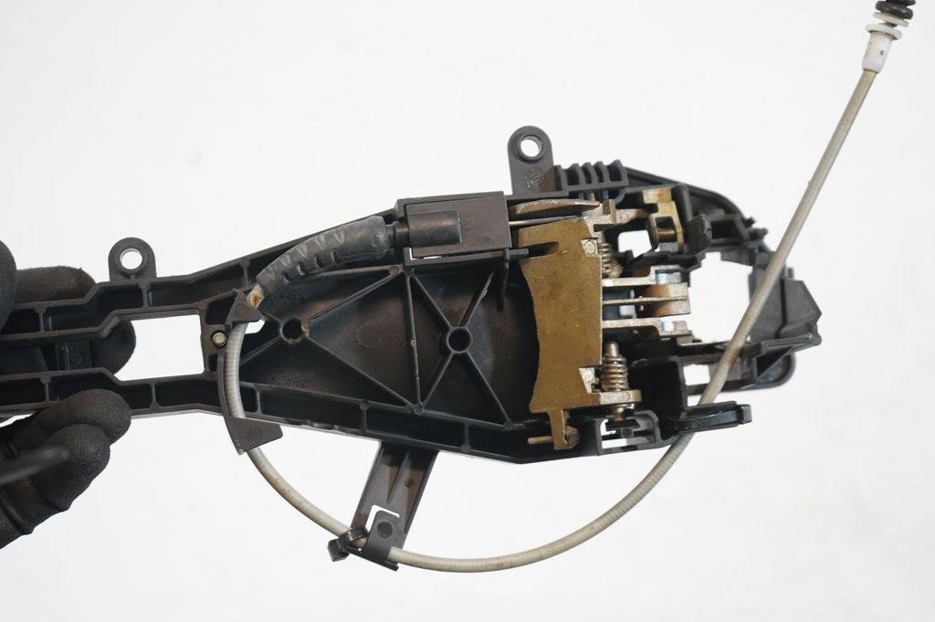 Front door exterior handle/bracket (6)