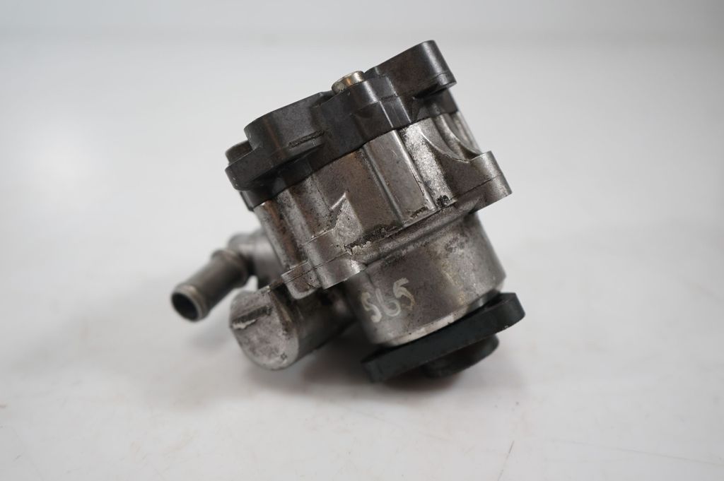 Power steering pump (8)