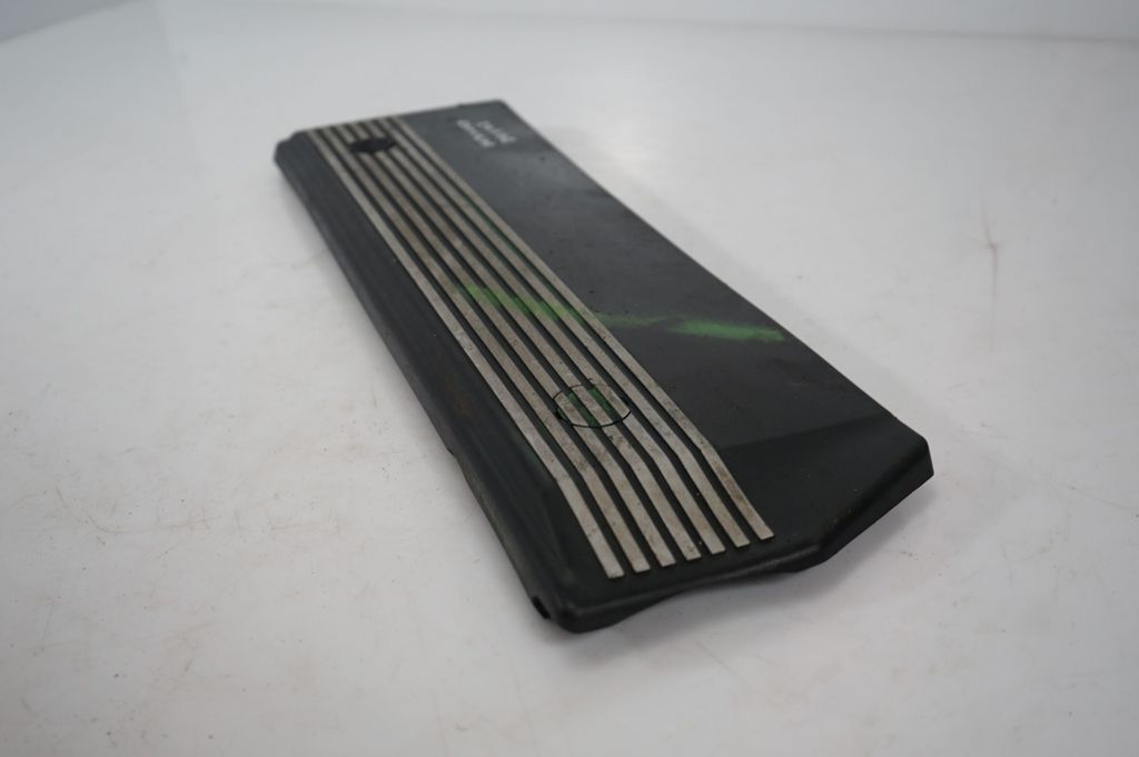 Engine cover (trim) (6)