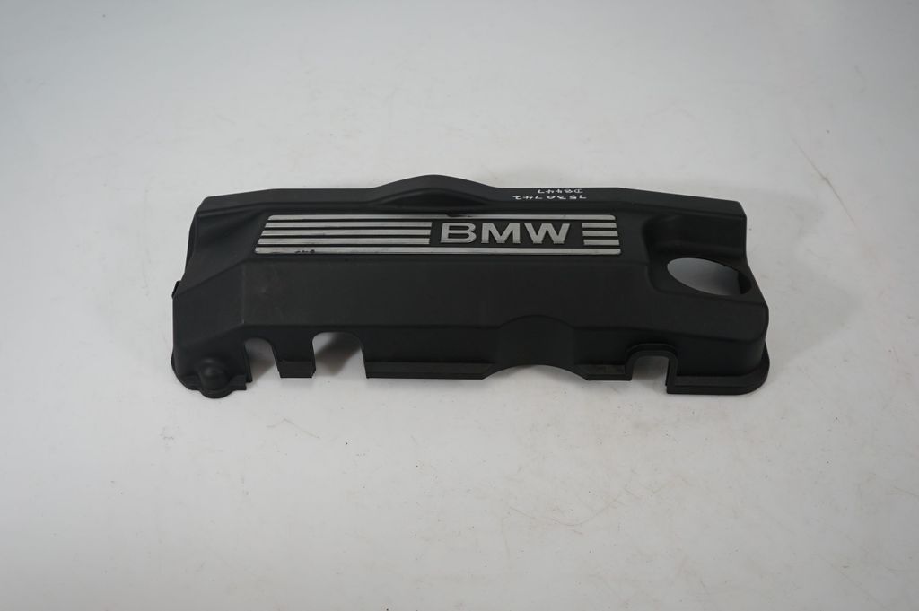 Engine cover (trim) (3)