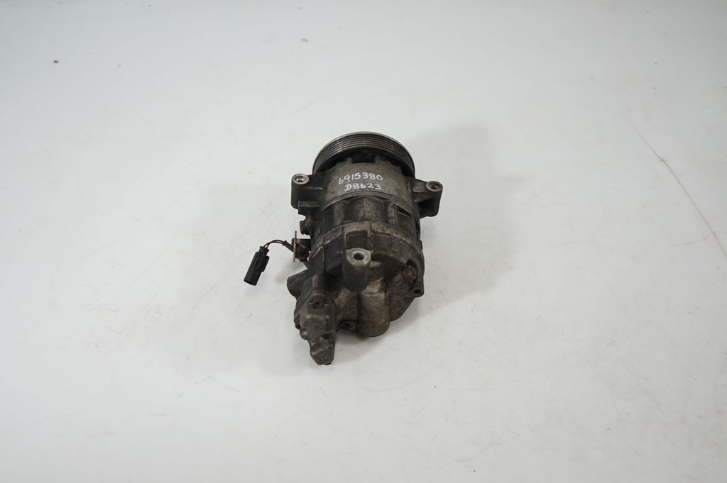 Air conditioning (A/C) compressor (pump) (4)