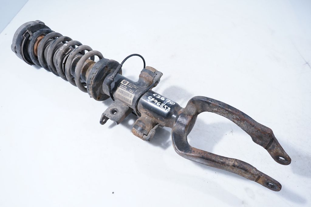 Front shock absorber with coil spring