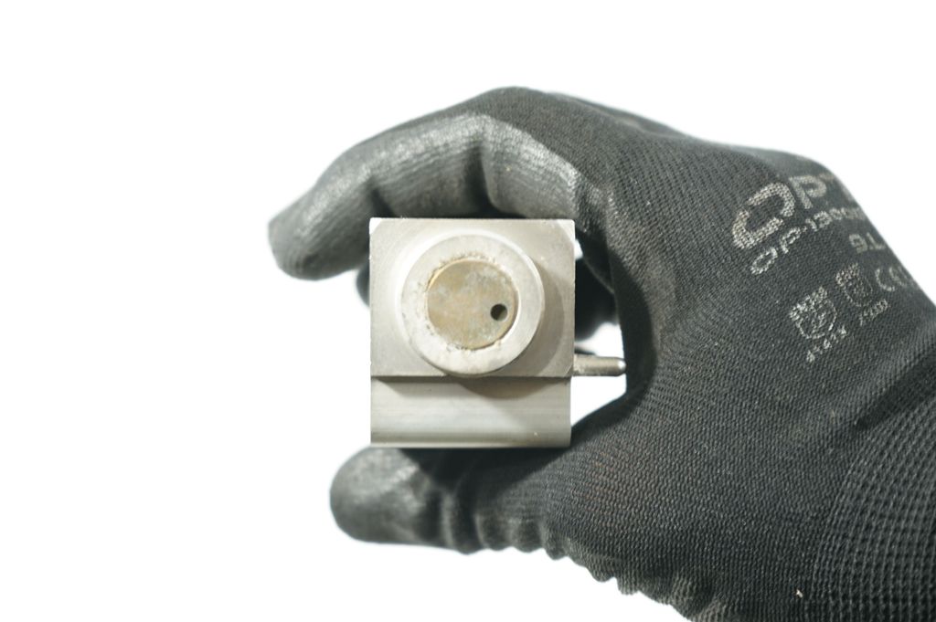 Air conditioning (A/C) expansion valve (6)