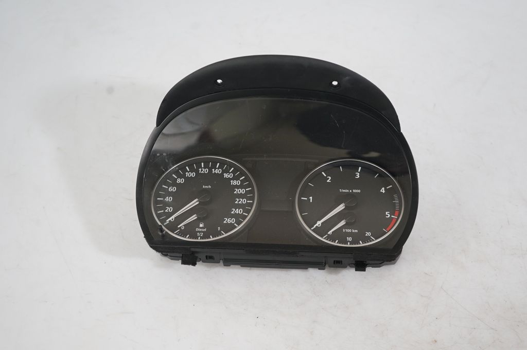 Speedometer (instrument cluster)