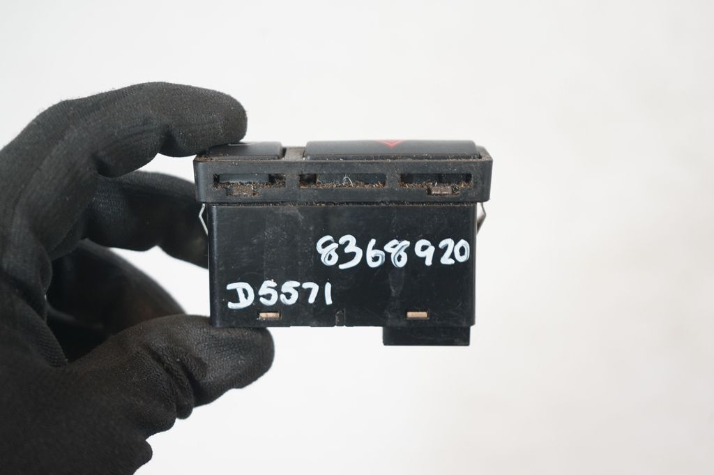 Hazard light switch (8)