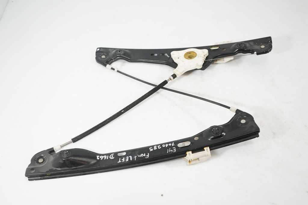 Front door window regulator with motor (3)