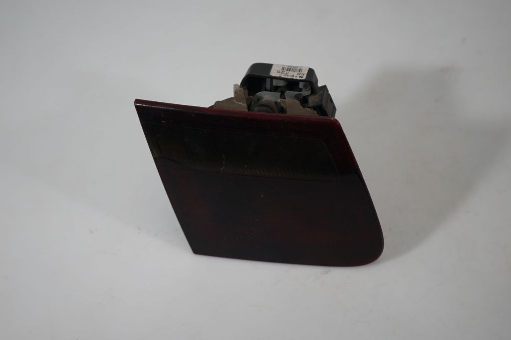 Tailgate rear/tail lights (3)