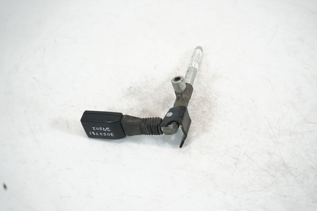 Rear seatbelt buckle (4)