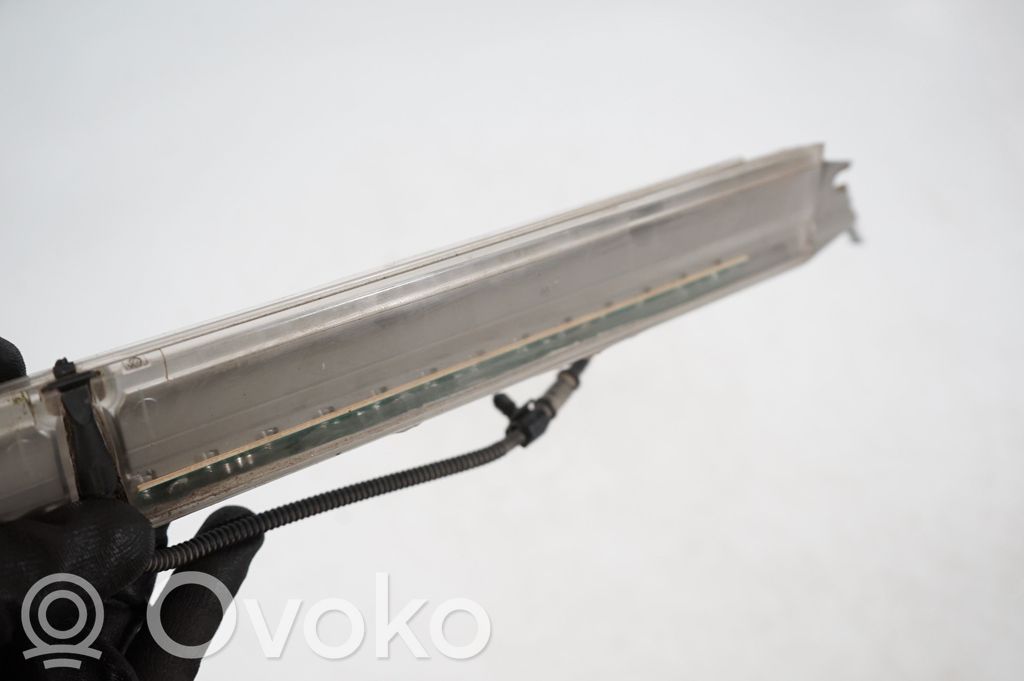 Third/center stoplight (9)