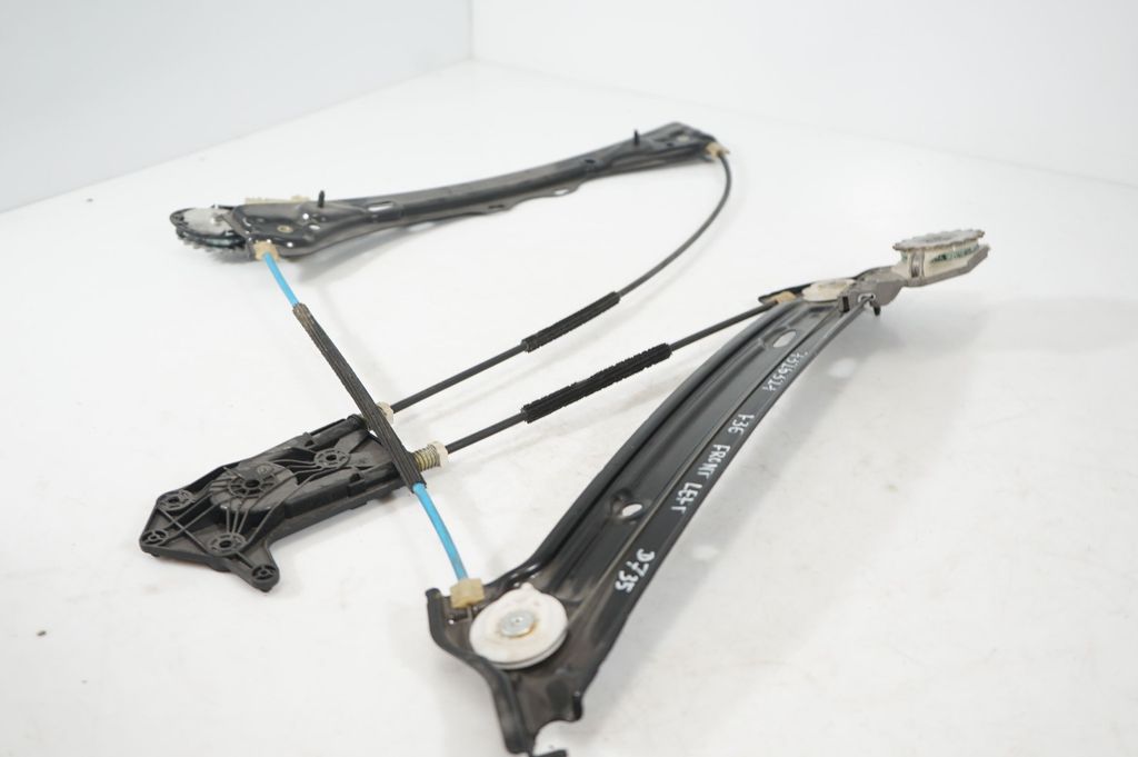 Front door window regulator with motor (7)