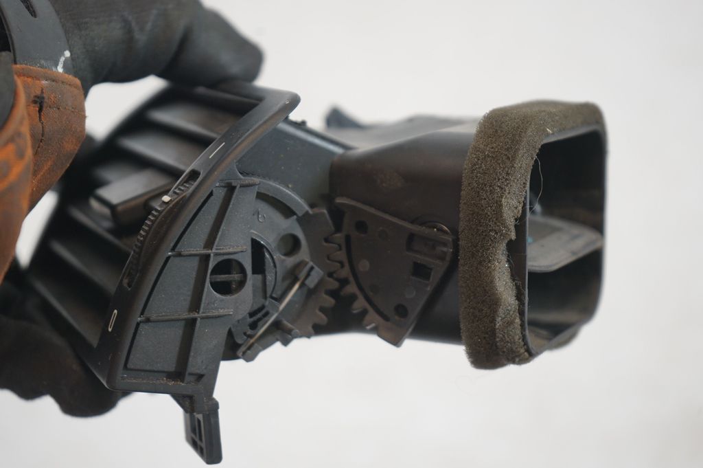 Dashboard side air vent grill/cover trim (6)