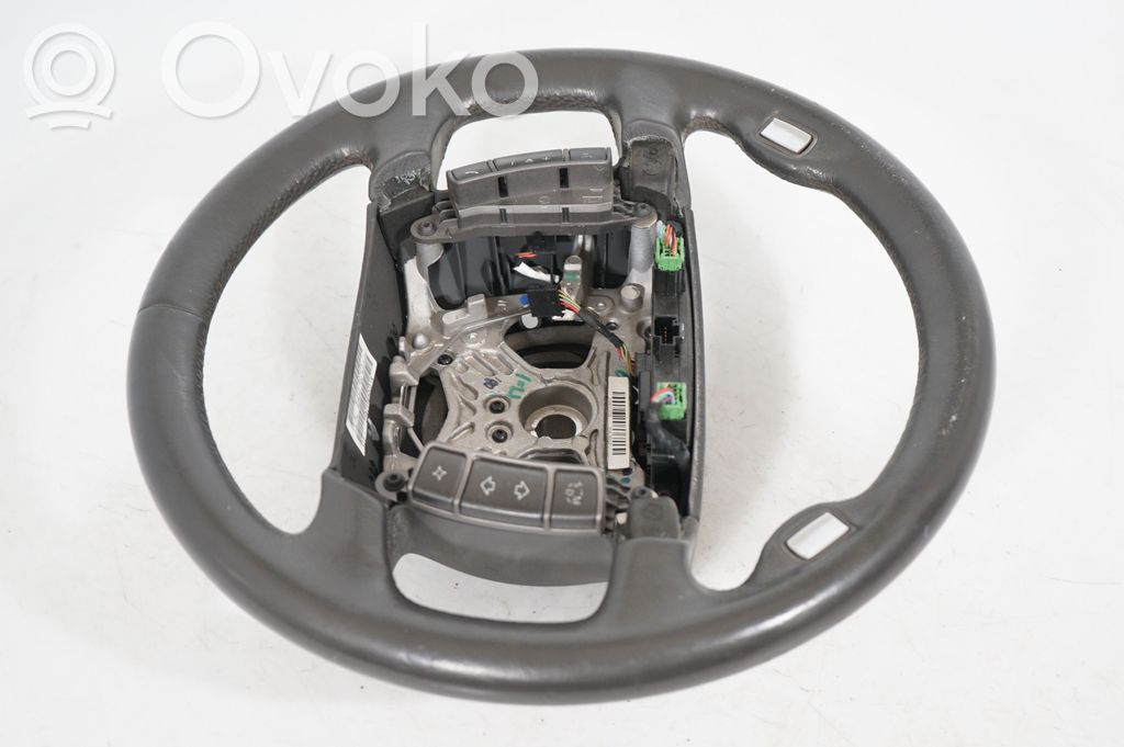 Steering wheel (4)