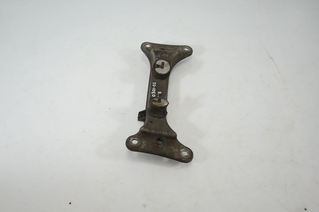 Gearbox mounting bracket (4)