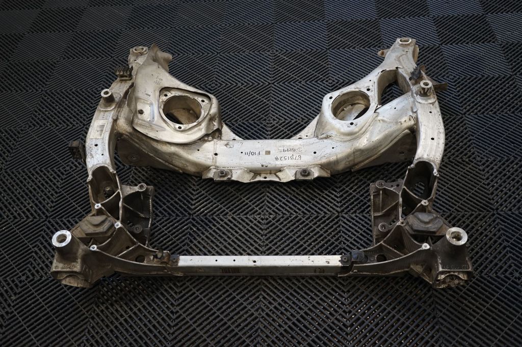 Front subframe (3)