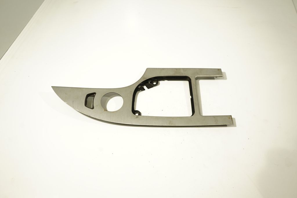 Gear shifter surround trim plastic (4)