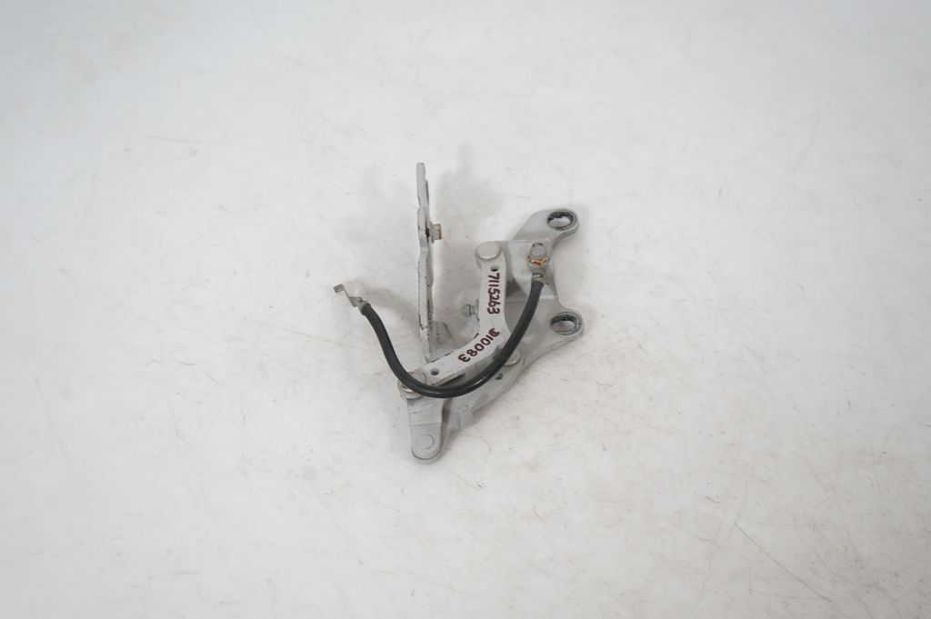 Engine bonnet/hood hinges (2)