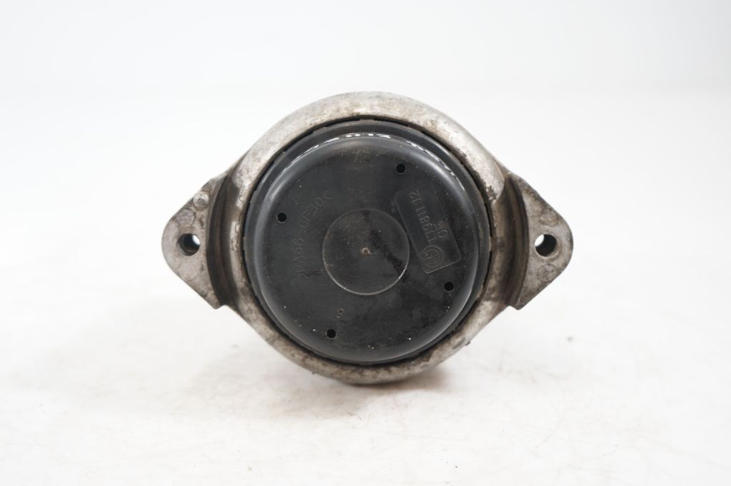 Engine mount bracket (6)