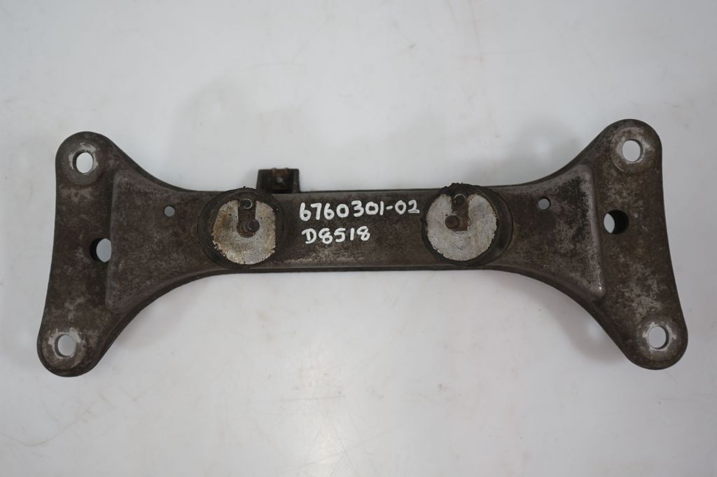 Gearbox mounting bracket (6)