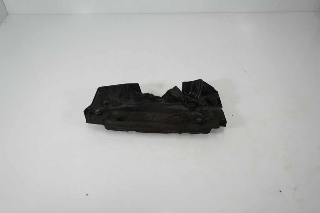 Engine cover (trim) (5)