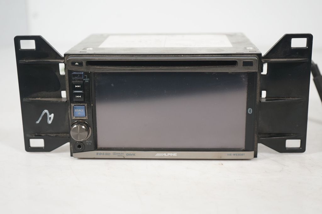 Radio/GPS head unit trim (8)