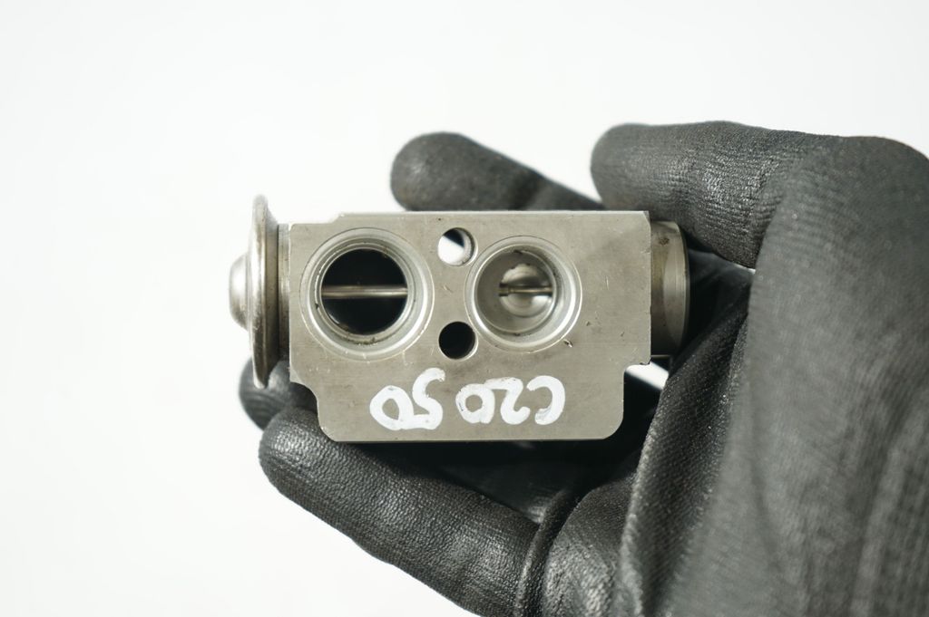 Air conditioning (A/C) expansion valve (9)