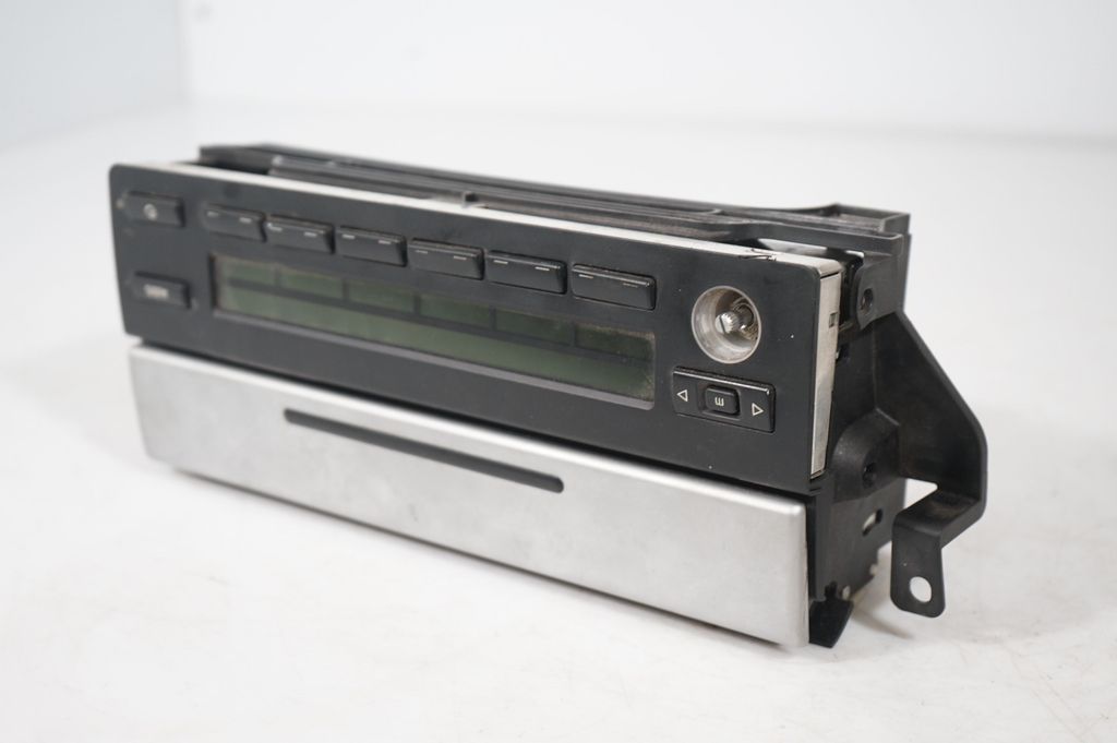 Radio/CD/DVD/GPS head unit (6)