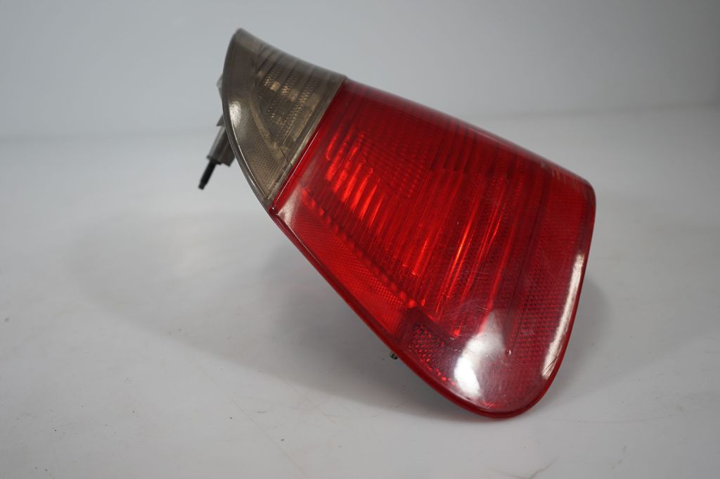 Rear/tail lights (8)