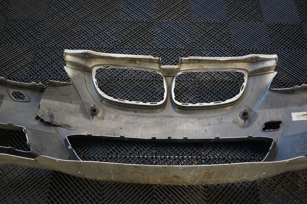 Front bumper (9)