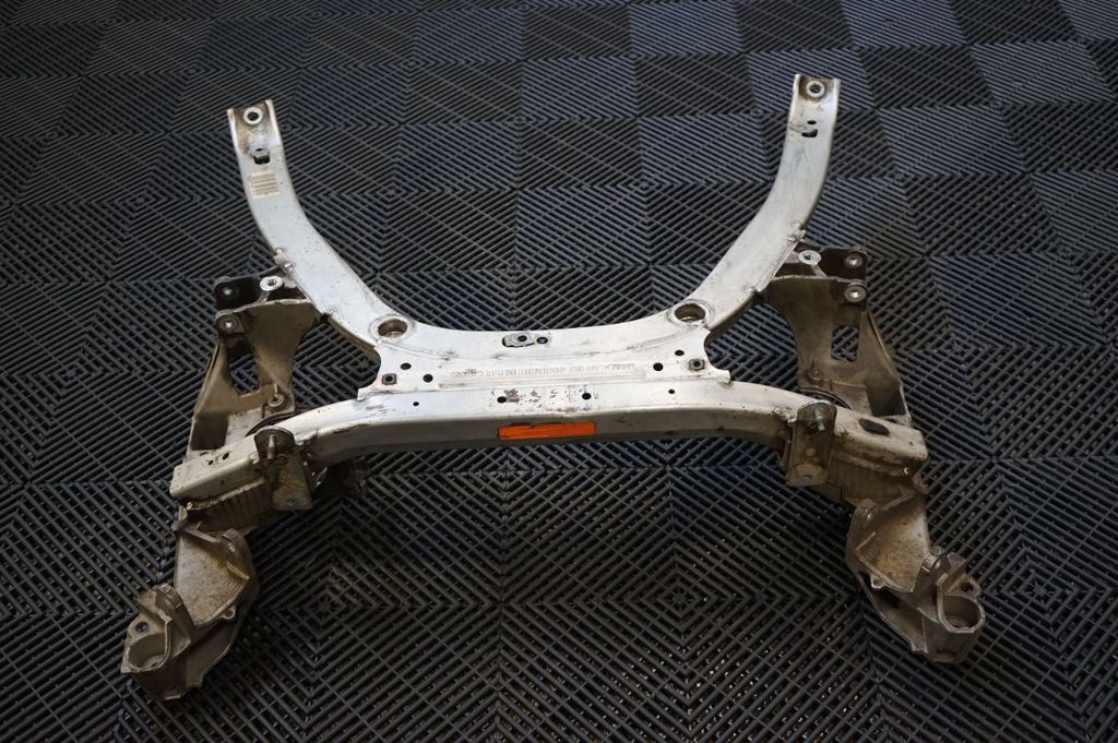 Front subframe (5)