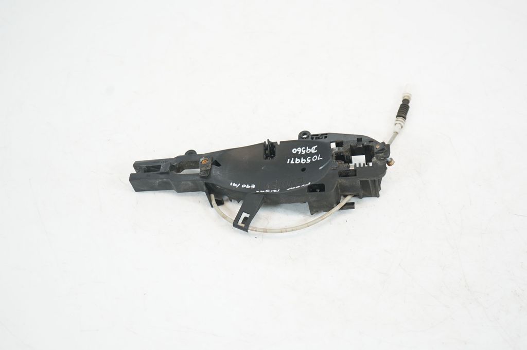 Front door exterior handle/bracket (3)