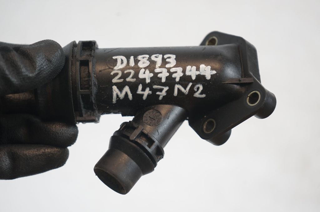 Engine coolant pipe/hose (8)