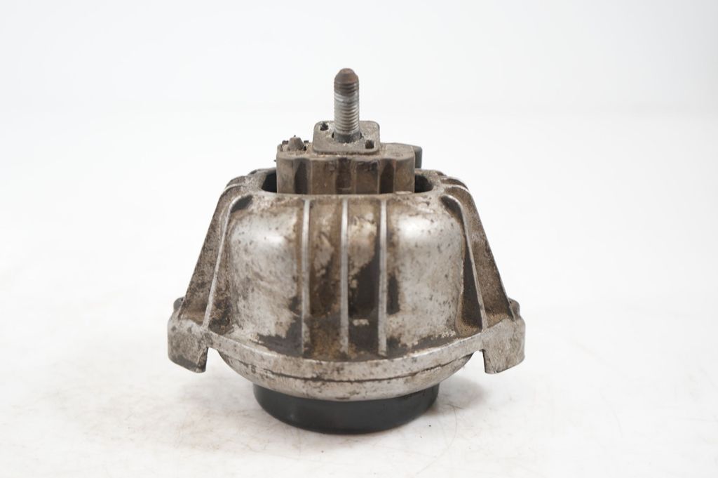 Engine mount bracket (4)