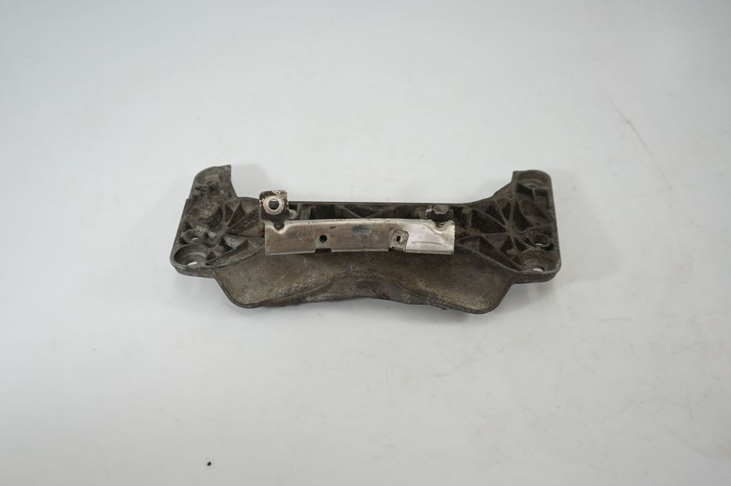 Gearbox mounting bracket (5)