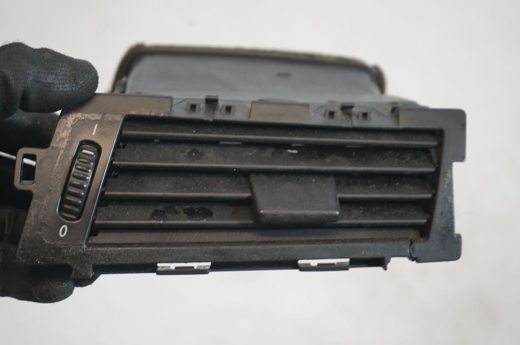 Dashboard side air vent grill/cover trim (7)