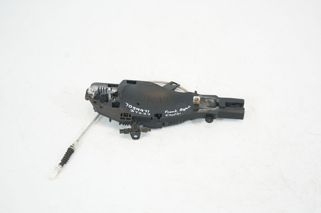 Front door exterior handle/bracket